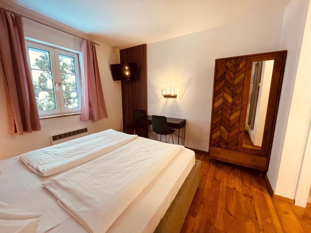 Gaestehaus Am Stadtpark Vöcklabruck Esterno foto